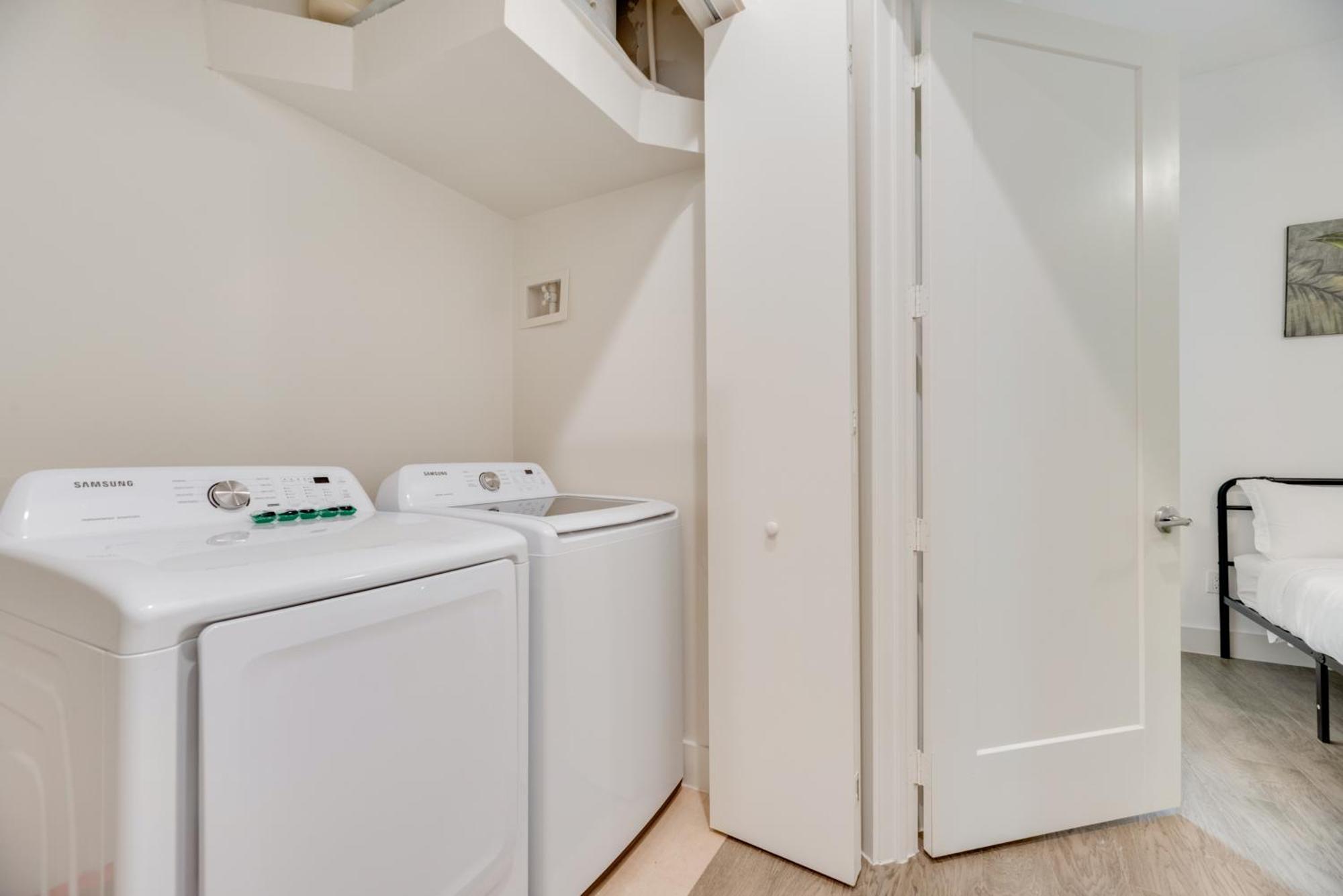 Snazzy Loft Style 2Br I Gym I Parking I Workspace Dallas Eksteriør bilde