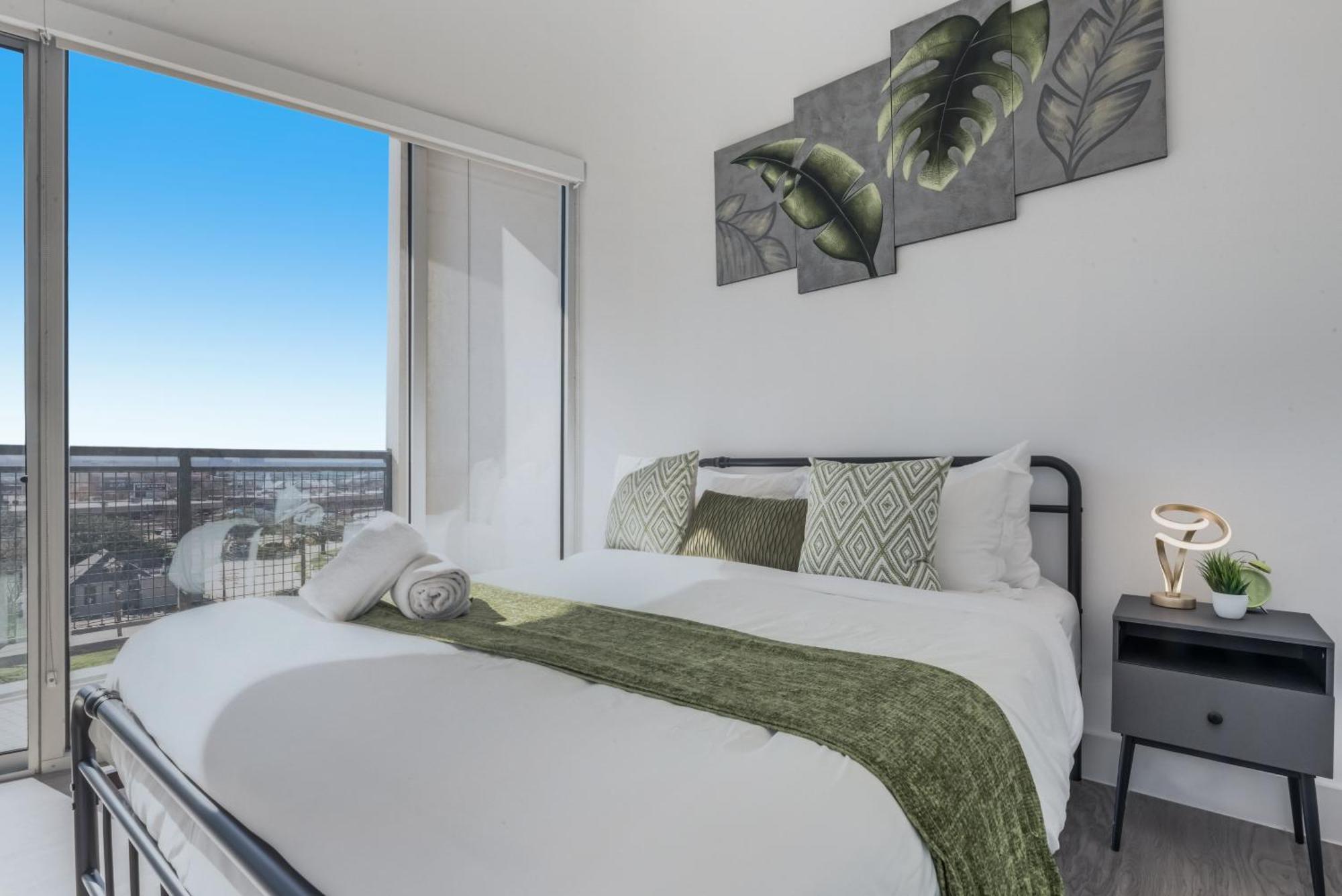 Snazzy Loft Style 2Br I Gym I Parking I Workspace Dallas Eksteriør bilde
